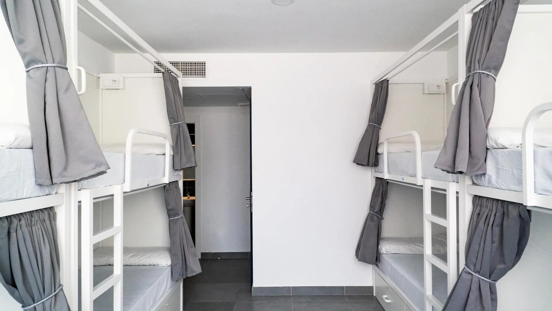 Sea Hostel Barcellona 0*,  Spagna